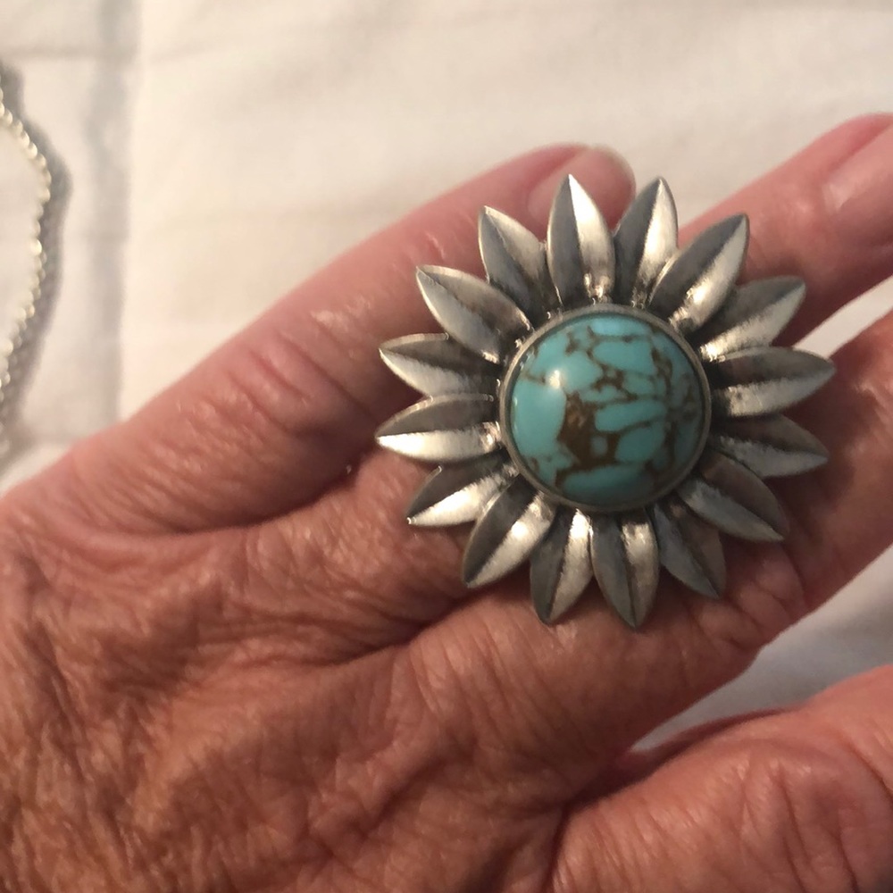 Lucky Brand Necklace/bracelet/ring set - Picture 4 of 5